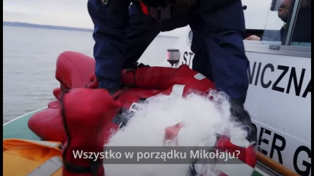 Straż Graniczna uratowała Świętego Mikołaja, który po awarii swojego pojazdu wpadł do Bałtyku