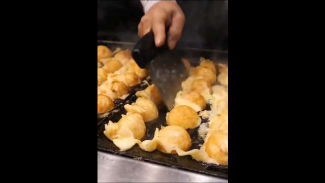 Takoyaki - japoński przysmak [WIDEO]
