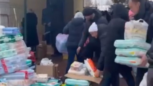 Nur-Sułtan. Mieszkańcy Kazachstanu zbierają pomoc humanitarną dla Ukraińców.