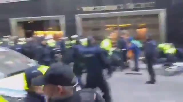 Pokojowe tłumienie demonstracji - Dublin