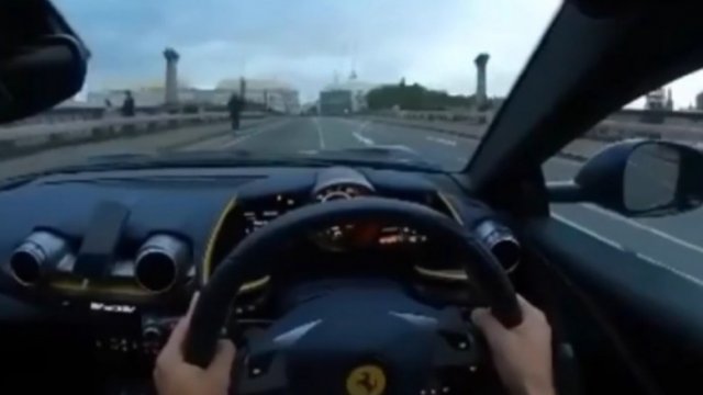 Kiedy kupiłeś Ferrari i nagrałeś jak je kasujesz na moście