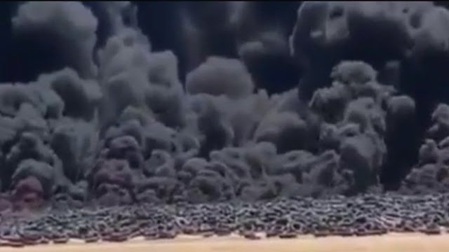 Największe na świecie wysypisko opon zostało podpalone w Kuwejcie!!