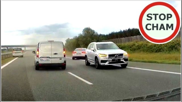 Kierowca Volvo chciał zaoszczędzić kilka minut, doprowadził do wypadku