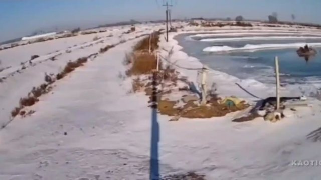 Traktory tańczą na lodzie!
