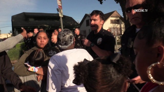LA: policja przerwała zgrupowanie około 40 osób, świętujących urodziny dziecka..