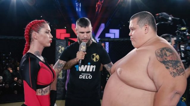 Najbardziej szalona walka w historii rosyjskiego MMA: 240 kg bloger vs 60 kg dziewczyna