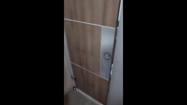Japończyk i brak manier w toalecie