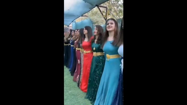 Kurdyjski taniec weselny. Hipnotyzujące!