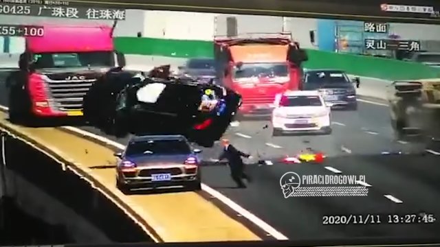To nie jest plan filmu akcji! Przerażające nagranie z autostrady w Chinach