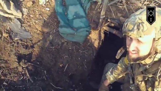 Ukraińscy specjalsi „czyszczą okopy” z Rosjan. Zobacz nagranie
