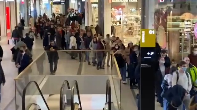 Kolejki do IKEA w rosji. Od jutra firma będzie zamknięta na terenie rosji