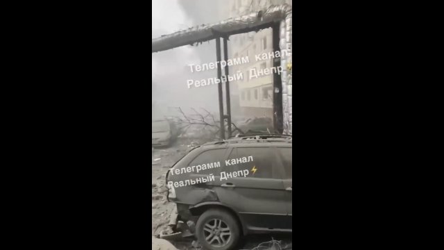 Panika w wyniku ruskiego ataku rakietowego. Słychać krzyki rannych ludzi