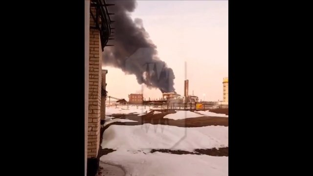 Atak dronów w Rosji. Płonie kolejna rafineria [WIDEO]