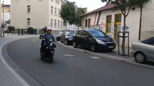 Jak ze skutera zrobić motocykl? [WIDEO]