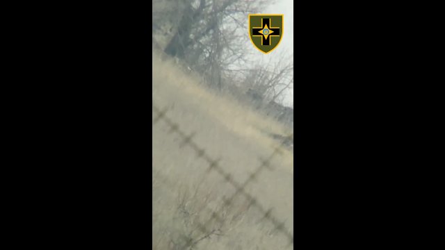 Ukraiński snajper zdejmuje Wagnerowca trzymającego łopatę, niedaleko Bakhmut
