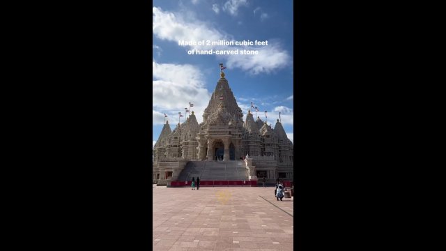 Tak wygląda największa i najdroższa hinduistyczna świątynia na świecie! [WIDEO]