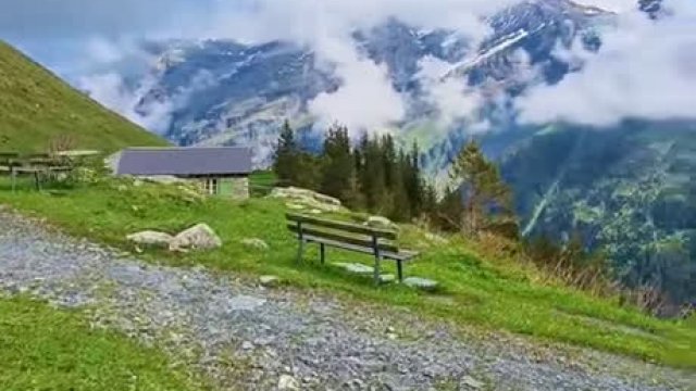 Kibel z widokiem na Alpy