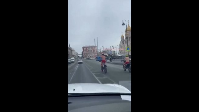 Głupi i głupszy na rosyjskiej drodze