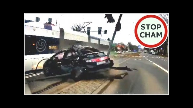 Wypadek Hondy w tramwajem w Szczecinie #1389 Wasze Filmy