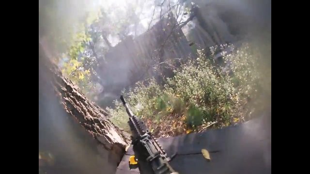 Nagranie ukraińskich żołnierzy, którzy nagle znaleźli się pod ostrzałem