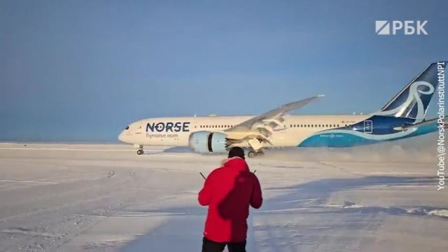 Pierwszy w historii Dreamliner wylądował na Antarktydzie!
