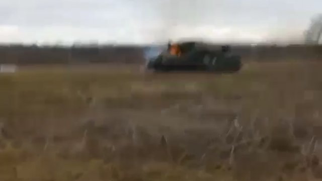 Jeden z pojazdów wroga w Zavorychi został trafiony przez Ukraińskich żołnierzy