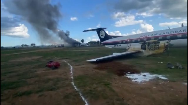 Dwa takie same samoloty rozbiły się na tym samym lotnisku w tym samym dniu