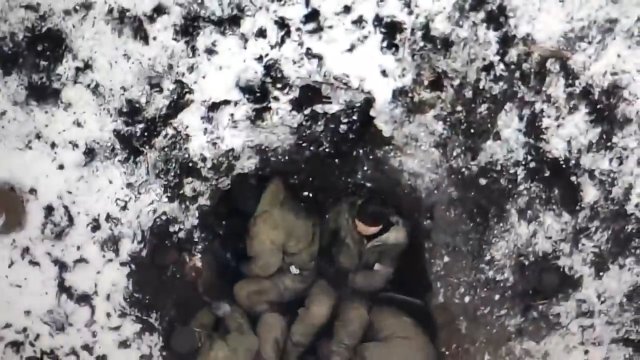 Grupa rosyjskich żołnierzy postanowiła ukryć się w jednej dziurze