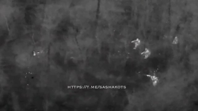 Nagranie z nocnej walki osamotnionego ukraińskiego żołnierza z 4 rosjanami