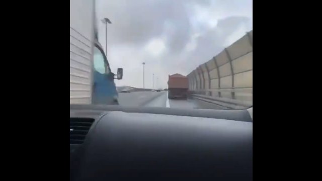 Idiota szarżował po autostradzie jakby grał w grę komputerową
