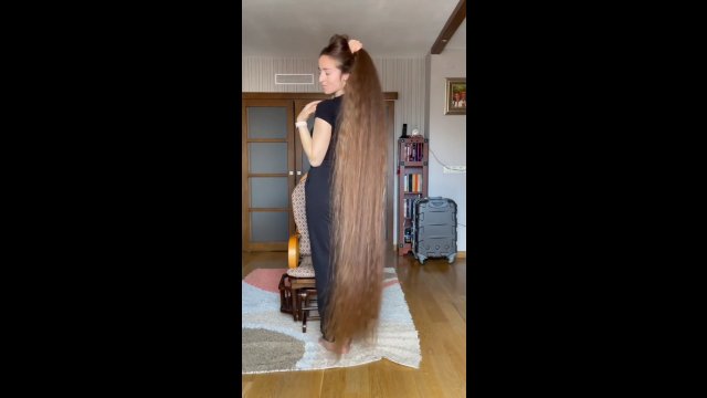 Funkcjonowanie z tak długimi włosami nie może być proste