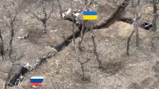 Bliska walka w okopach między wojskami ukraińskimi a rosyjskimi