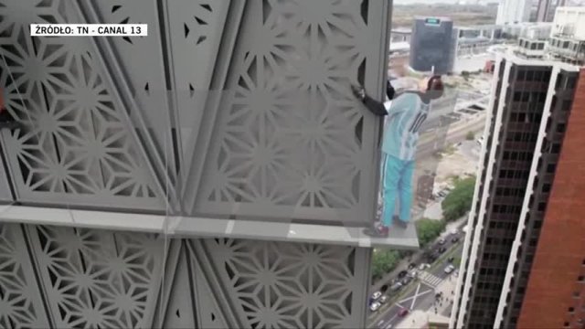 Polak wspinał się na 30-piętrowy wieżowiec w Buenos Aires. Został zatrzymany {WIDEO]