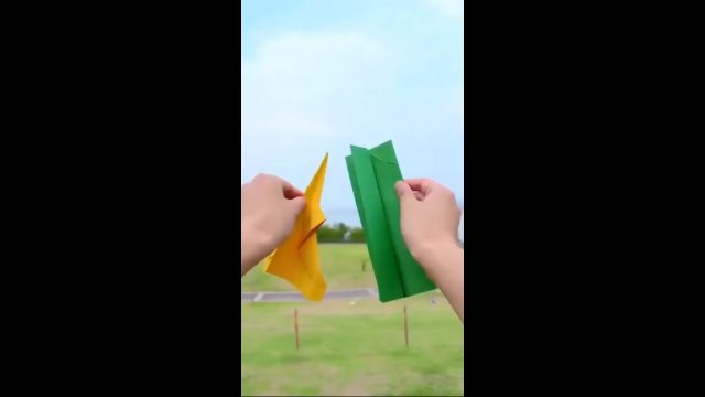 Jak zrobić samolot z papieru i "wyrzutnie" do niego