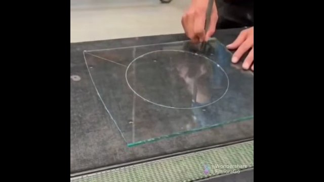 Praca ze szkłem wymaga fachu w rękach