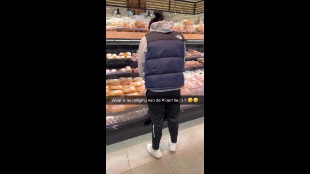 „'Kulturalnie ubogacony' muzułmanin oddał mocz na stoisko z wieprzowiną w markecie w Holandii