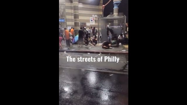 Tak wyglądają ulice Filadelfii! Narkomani i bezdomni opanowali miasto