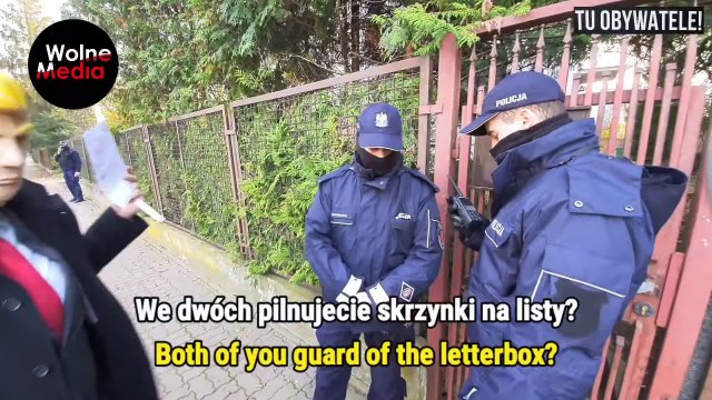 Policjanci w brawurowy sposób obronili skrzynkę pocztową Kaczyńskiego