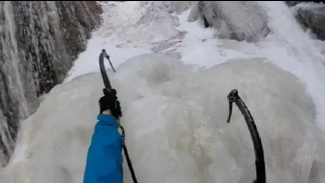 Wspinanie na górę lodową to niebezpieczne zajęcie