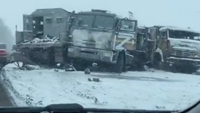 Droga do Charkowa pełna opuszczonych/zniszczonych rosyjskich pojazdów