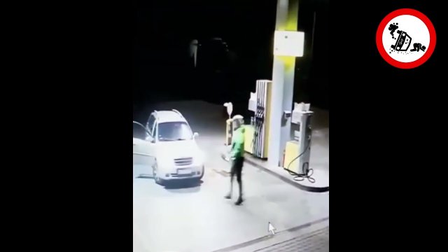 Zaatakował kierowcę BMW maczetą na stacji paliw w Żabnie