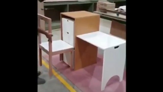 Wielofunkcyjne biurko, które zamienia się w szafkę z szufladami