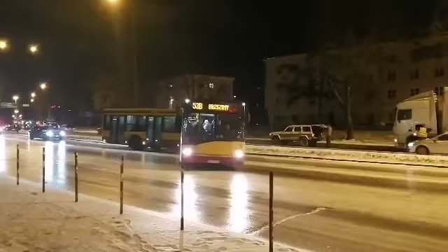 Paraliż komunikacyjny w Łodzi. Autobusy i tiry blokowały ruch