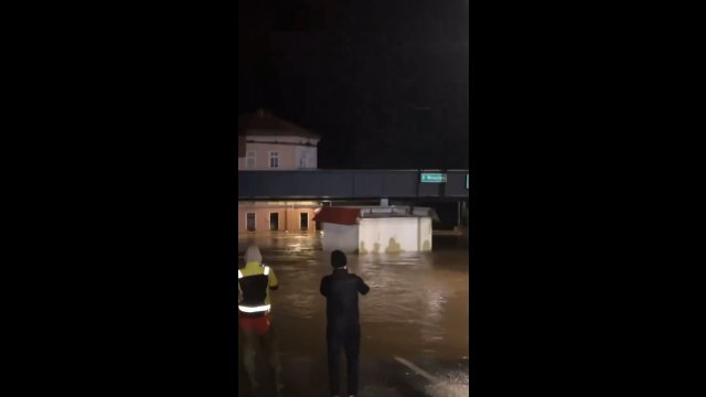 W Kłodzku komuś właśnie odpłynął dorobek życia [WIDEO]