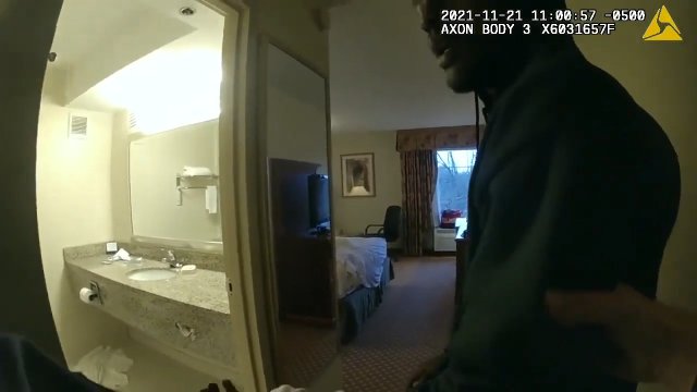 Próbował uciec policji przez okno w pokoju hotelowym. Trochę się zdziwił