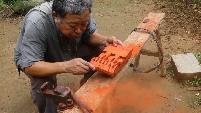 DIY: taboret składany z jednego kawałka drewna