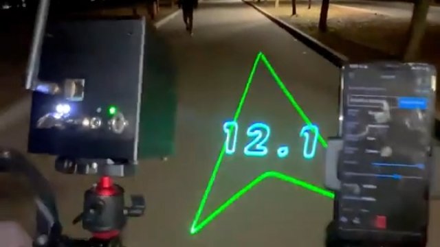 Naprowadzanie laserowe zostało wykorzystane przy hulajnodze elektrycznej