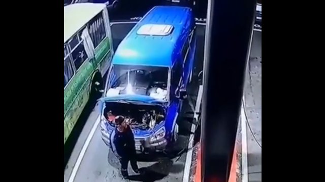 Bus eksplodował na stacji benzynowej