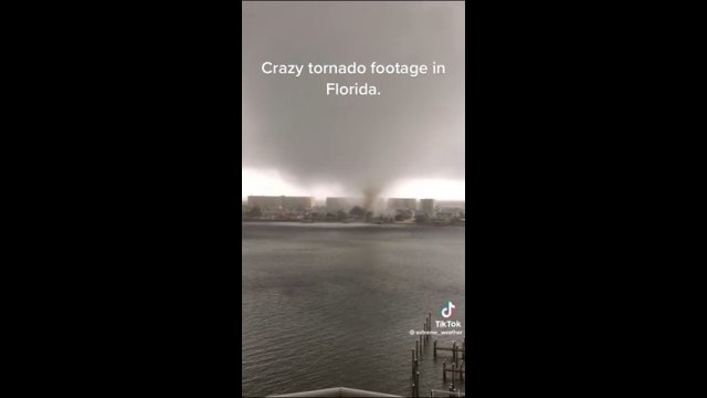 Niesamowity film przedstawiający tornado wyrządzające szkody na Florydzie