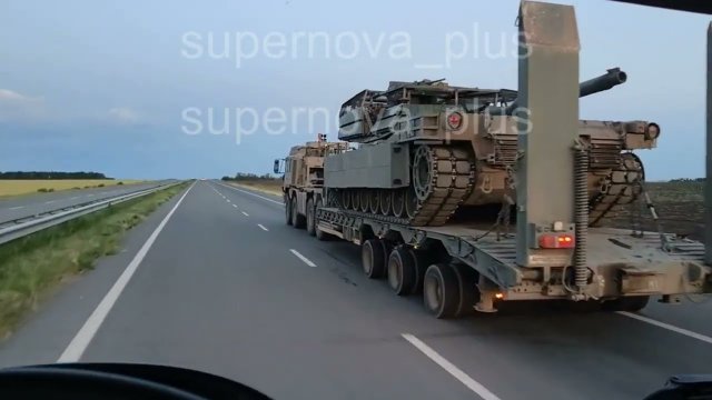 Rzadki widok, ABRAMS z Pancerzem reaktywnym KONTAKT-1